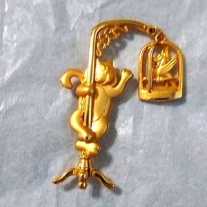 Vintage Jonette Jewerly Cat with Bird in a Cage Goldtone Metal Brooch Pin